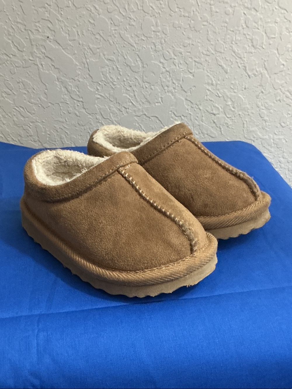 🥿 Toddler Kids Chestnut Faux Suede Fleece Lined Clog Slippers Size 5/6 🥿